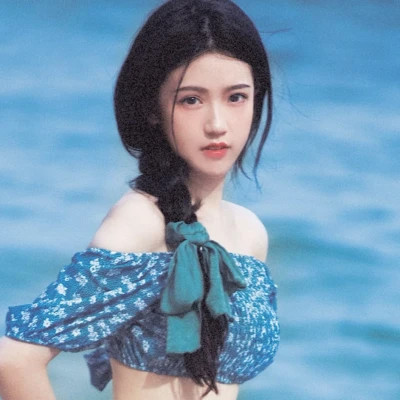 风情万种的小清新干净女生头像