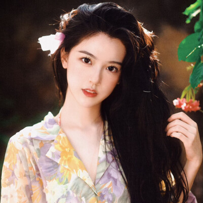 风情万种的小清新干净女生头像
