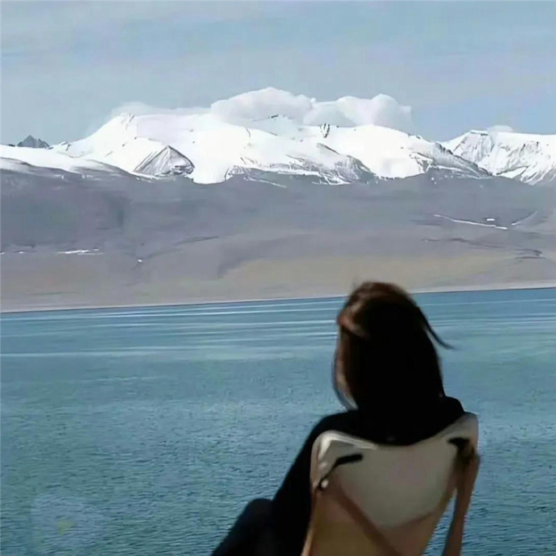 自由感背影女生头像图片
