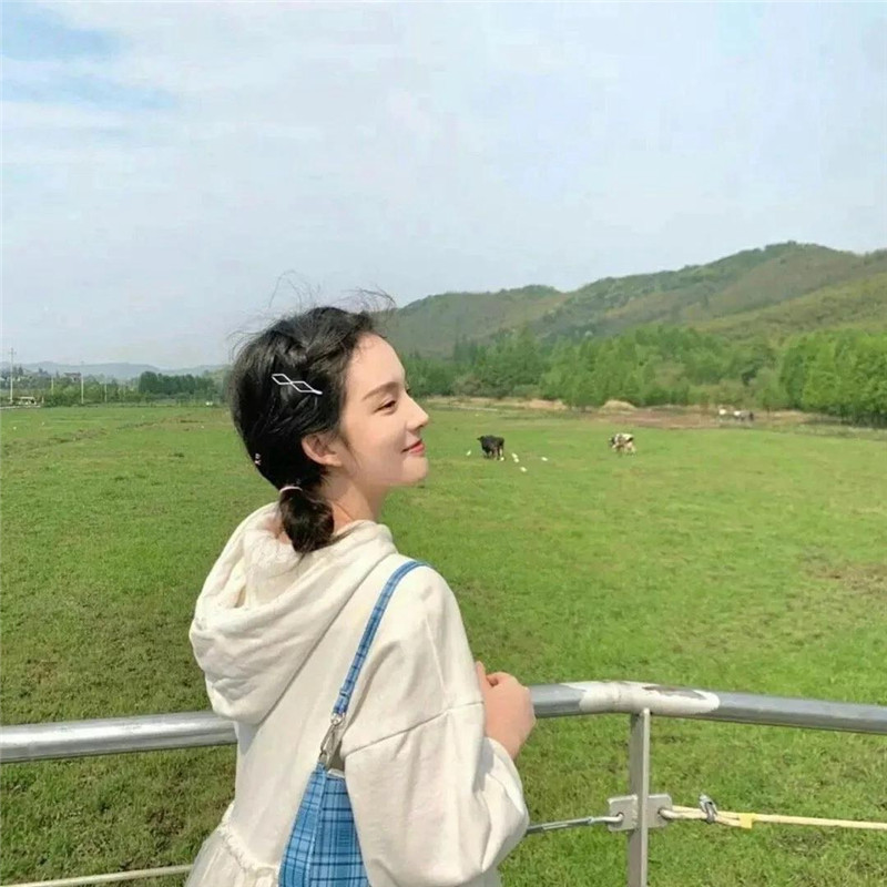 自由感背影女生头像图片