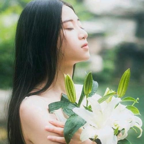被伤透了心失望的头像女