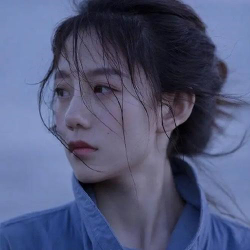 被伤透了心失望的头像女