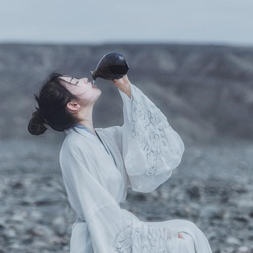 被伤透了心失望的头像女