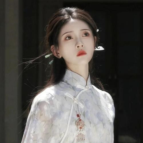 2025年最流行的伤感头像