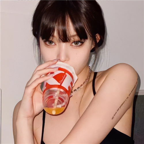 2025最新新潮流行女生头像