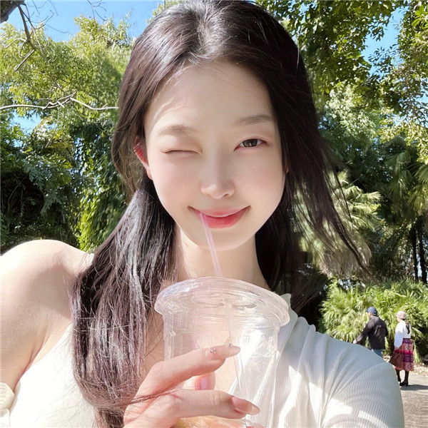 女生氛围感小众头像高清