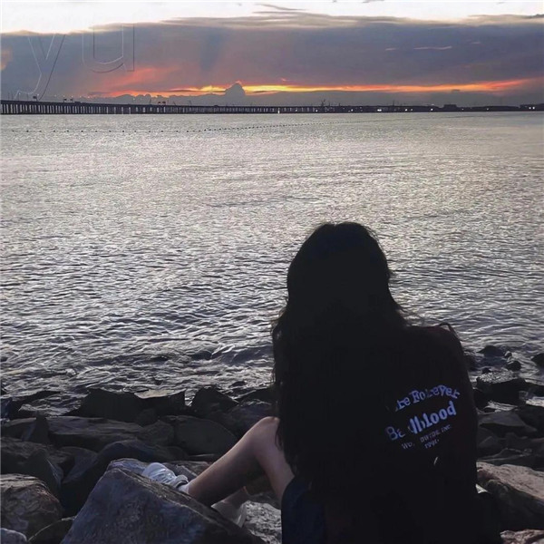 唯美女生高级不露脸背影头像图片
