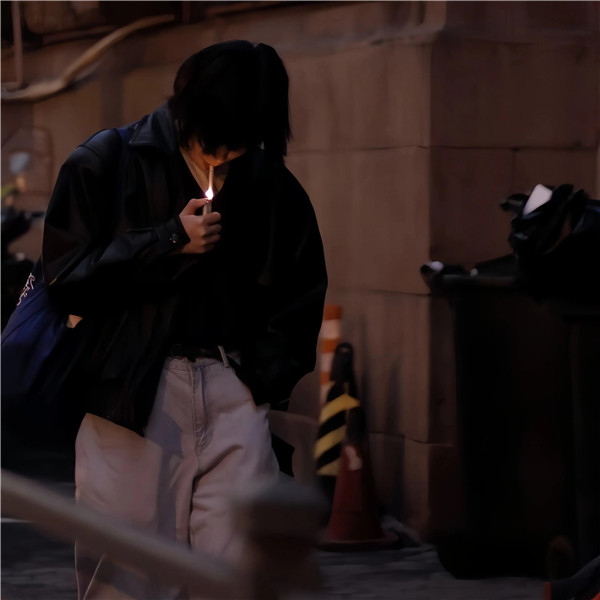 成熟高冷痞帅男生头像图片