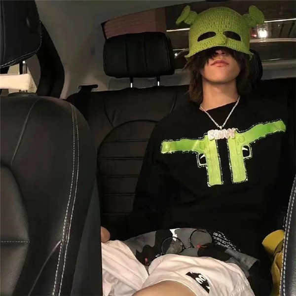 又拽又高冷的男生头像
