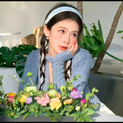 2025潮流女生头像最新版