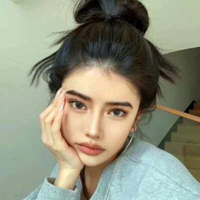 2025潮流女生头像最新版