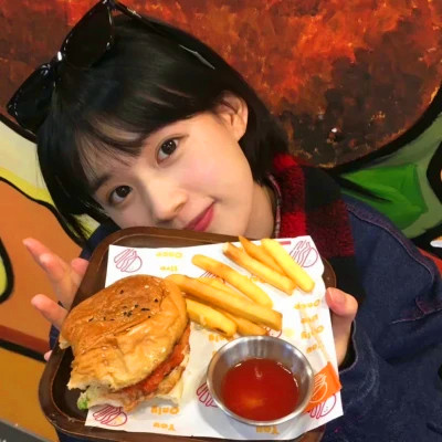 2025年爆火的女生头像
