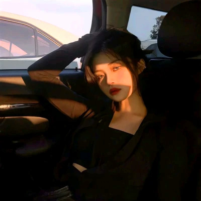 2025年爆火的女生头像