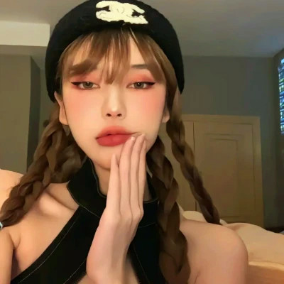 2025年爆火的女生头像