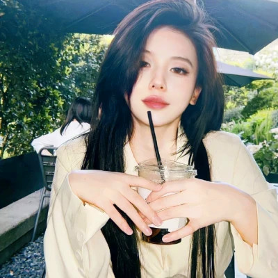2025年最火的女生头像