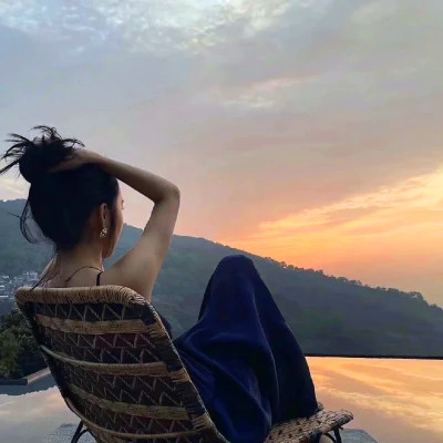 2025年最火的女生头像