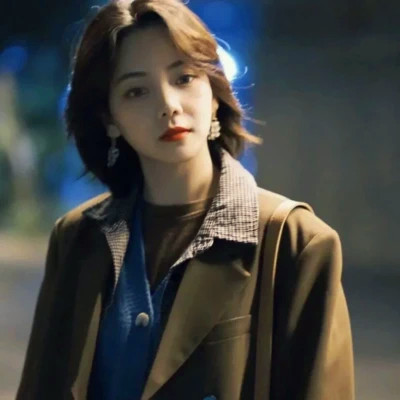 女生超酷2025年最火微信头像 