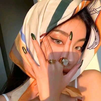 女生超酷2025年最火微信头像 