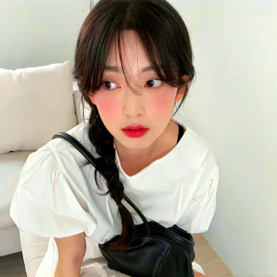 女生超酷2025年最火微信头像 