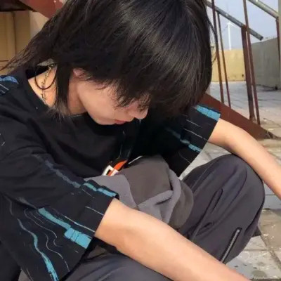 2025年最潮流男生帅气个性头像