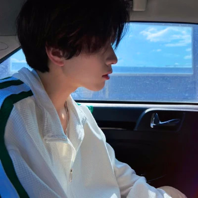 2025最新男生qq头像
