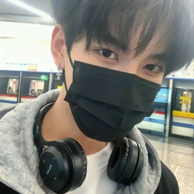 2025最新男生qq头像