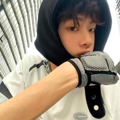 2025最新男生qq头像