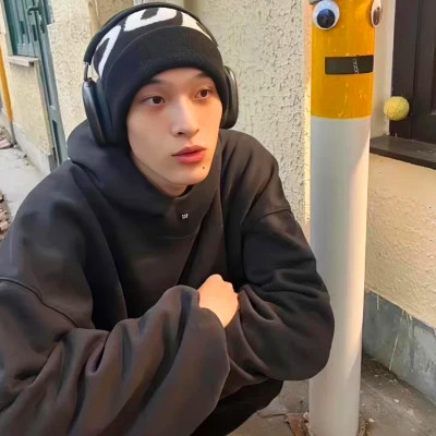 2025最新男生qq头像