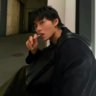 2025最新男生qq头像