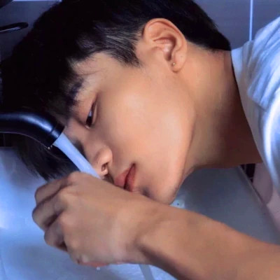 抖音男生头像2025最新款