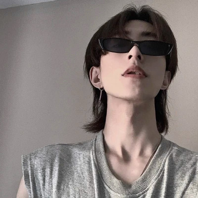2025年男生最新版头像