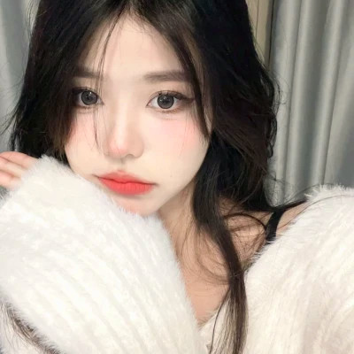 惊艳无比的真人女生头像