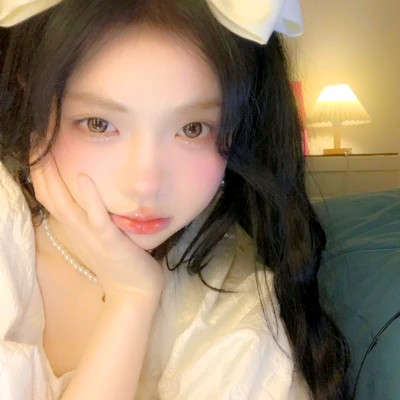 独一无二真人女生头像