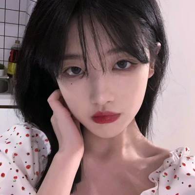 最新微信女生真人头像