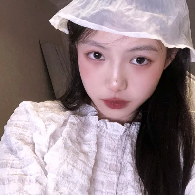 最新微信女生真人头像