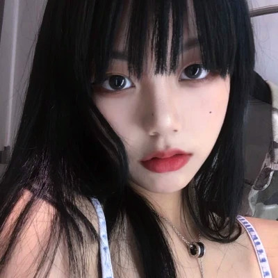 精选微信女生真人头像