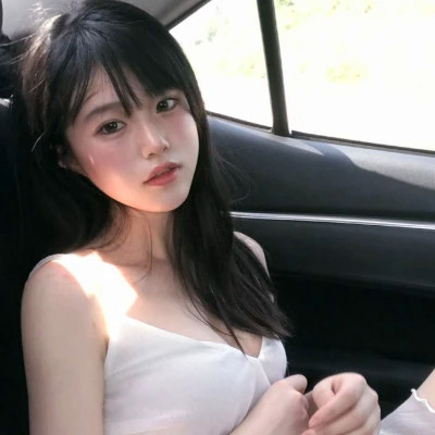 精选微信女生真人头像