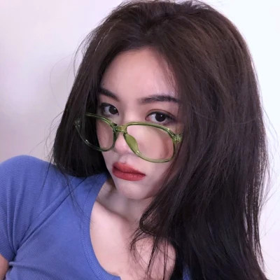 与众不同的微信女生真人头像