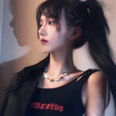 与众不同的微信女生真人头像