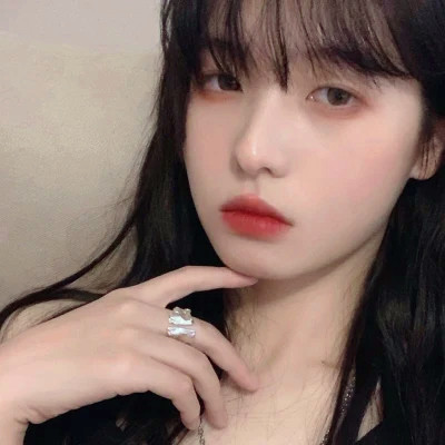 与众不同的微信女生真人头像