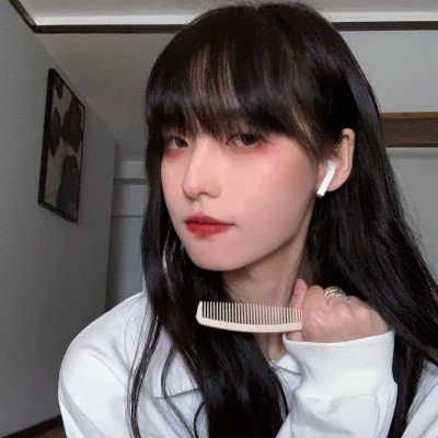 与众不同的微信女生真人头像