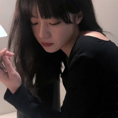 与众不同的微信女生真人头像