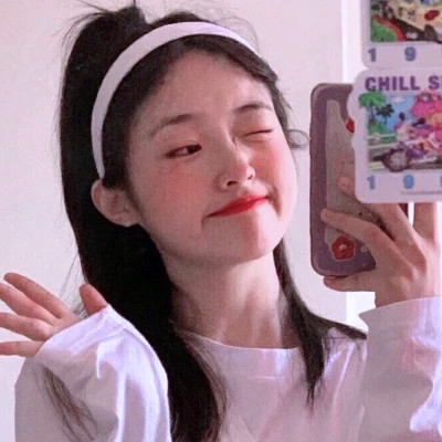 风格真人女生头像