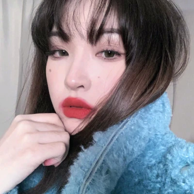 风格真人女生头像