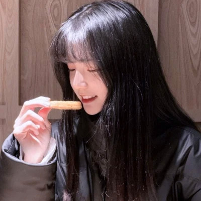 风格真人女生头像
