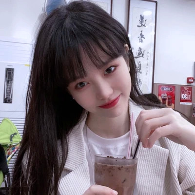 风格真人女生头像
