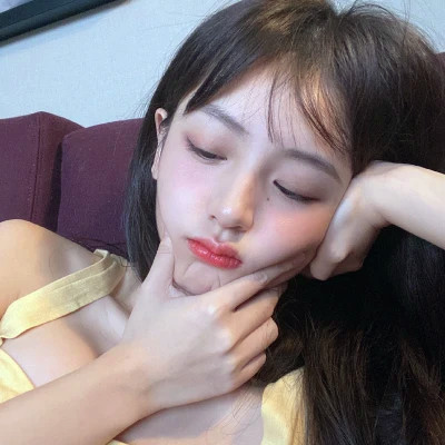 风格真人女生头像