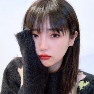风格真人女生头像