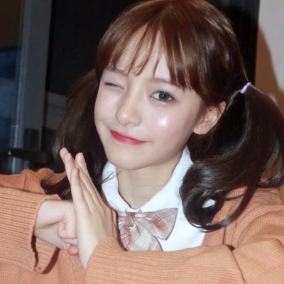 风格真人女生头像