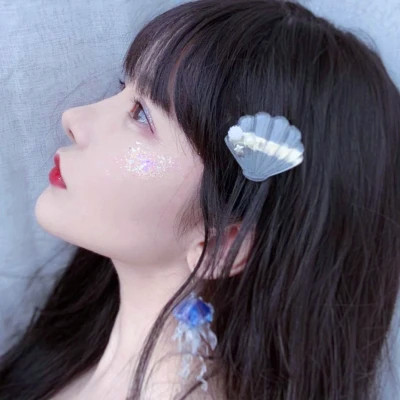 最新最热真人女生头像